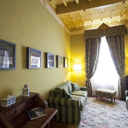 Bed & Breakfast Residenza Palazzo Visdomini 5*