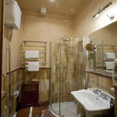 Bed & Breakfast Residenza Palazzo Visdomini 5*