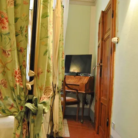 Residenza Palazzo Visdomini Bed & Breakfast Pietrasanta
