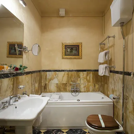 Residenza Palazzo Visdomini 5*