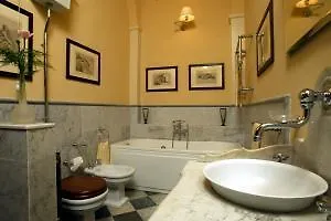 Residenza Palazzo Visdomini Couette-café Pietrasanta