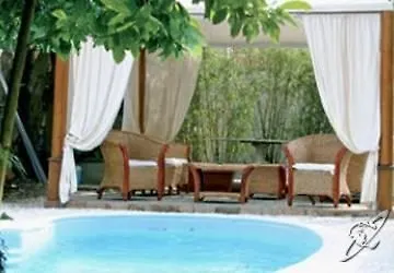 Residenza Palazzo Visdomini Couette-café Pietrasanta